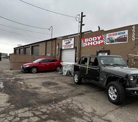 Ina's Auto Body - Caldwell, ID