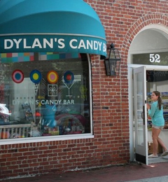 Dylan S Candy Bar 52 Main St East Hampton Ny Yp Com