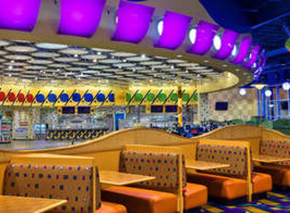 Disney's Pop Century Resort - Lake Buena Vista, FL