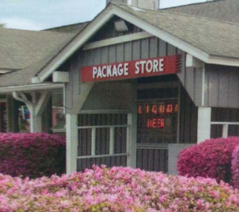 Pinebrook Package Store - Macon, GA. GREAT LOCATION, CONVENIENT TO COUNTRY CLUB NEIGHBORHOODS