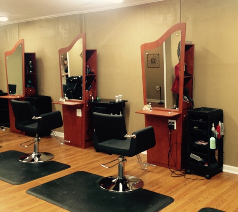 Cuttin' Up Hair Salon & Spa - Abingdon, VA