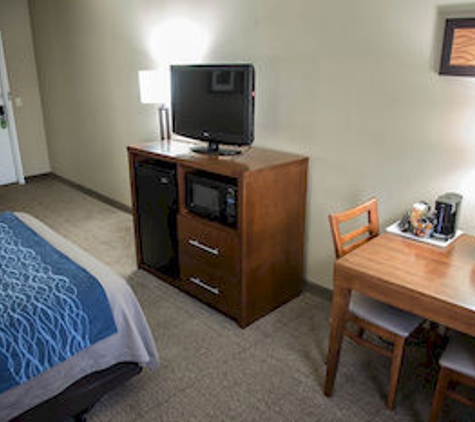 Comfort Inn Gurnee near Six Flags - Gurnee, IL