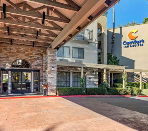 Comfort Inn & Suites Orange County John Wayne Airport - Santa Ana, CA