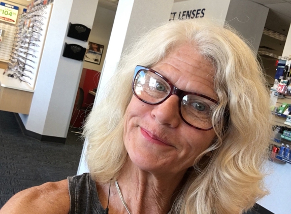 America's Best Contacts And Eyeglasses - Largo, FL