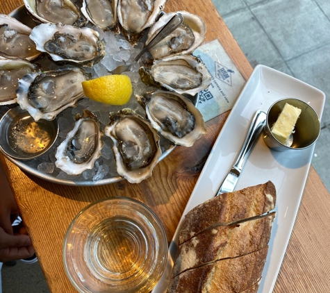 Taylor Shellfish Oyster Bar - Seattle, WA