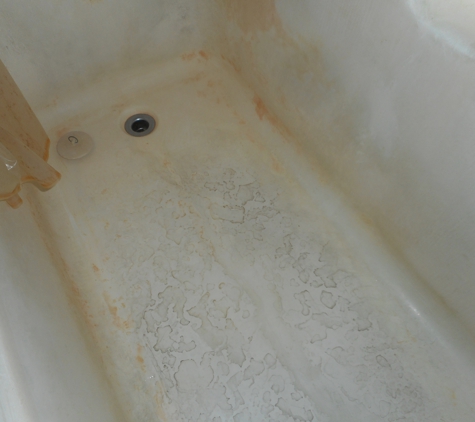 Tub Pro Refinishing - Gulfport, MS. Tub 1 day before work was to be completed by Bryan.