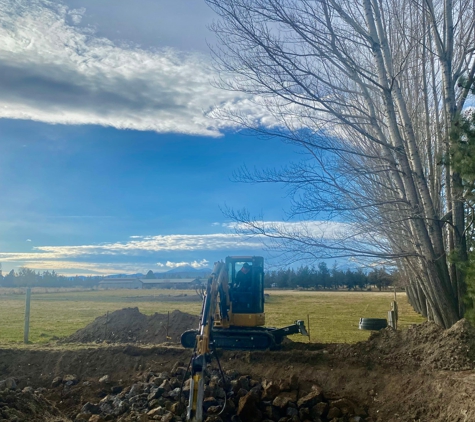 Leavn Trax Excavation