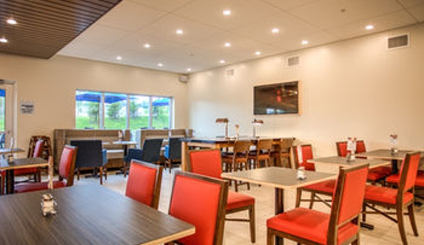 Holiday Inn Express & Suites Lancaster East - Strasburg - Strasburg, PA