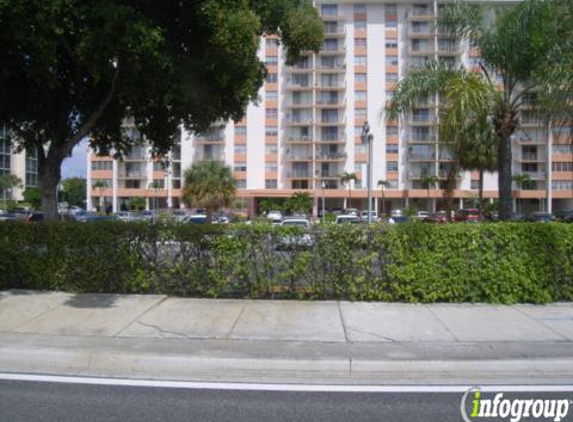 Stratford House Condominium Inc - North Miami Beach, FL