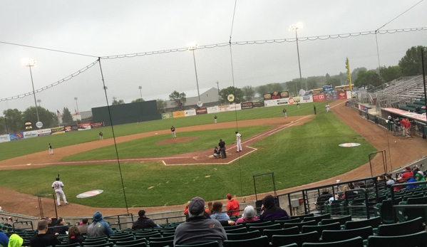 Fargo-Moorhead Red Hawks - Fargo, ND