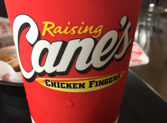 Raising Cane's Chicken Fingers - Des Peres, MO