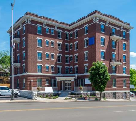 Quality Inn & Suites Kansas City Downtown - Kansas City, MO