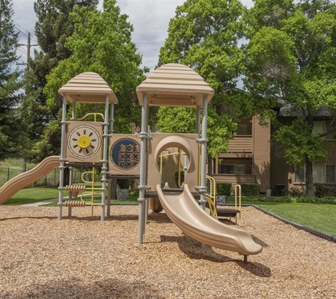 Delta Pointe Apartments - Sacramento, CA