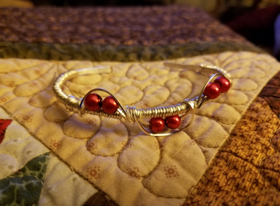 Beadville USA - Chaska, MN. Wire wrapped cuff...