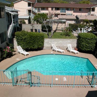 Palm Capri Apartments - Burbank, CA