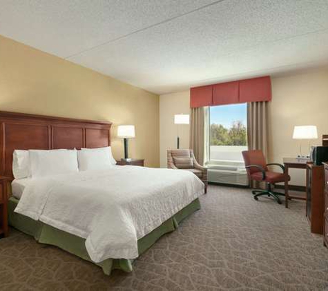 Hampton Inn & Suites Charles Town - Charles Town, WV