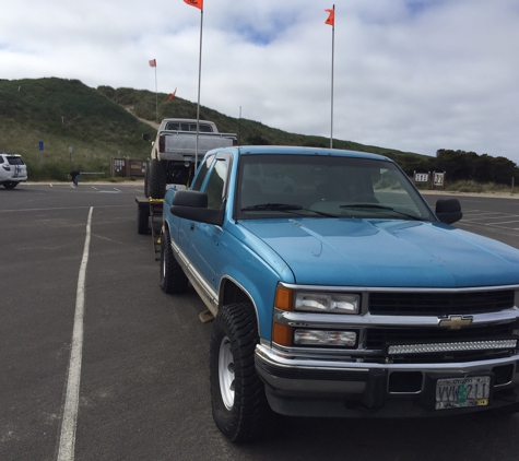 SHERWOOD LIKE A TOW - Florence, OR. I received a call for a stranded Toyota 4x4 out in the middle of the dunes yesterday.  I brought him back to his truck and trailer Quickly and winched him onto the trailer.