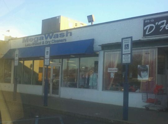 Fresh Meadows Laundromat Wash Inc