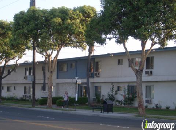 Shoemaker Court Apts - Norwalk, CA