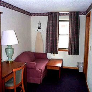 Wesley Inn & Suites - Middletown, CT