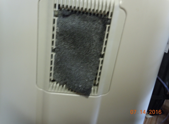 V M P-Manor Park - Milwaukee, WI. Filthy filter on oxygen concentrator