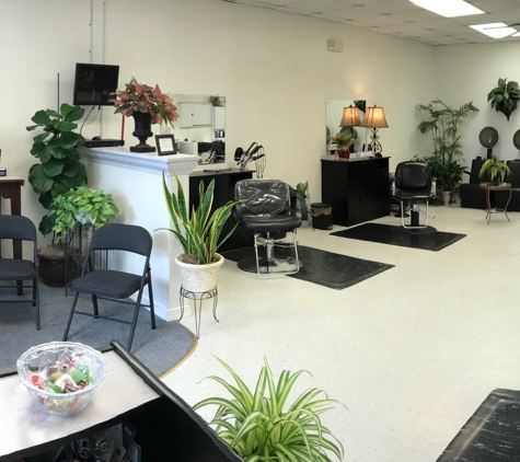 Roses Beauty Salon - Lehigh Acres, FL