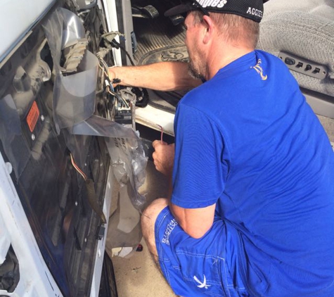 Will's Mobile Auto Glass - Forney, TX