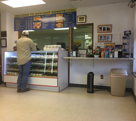 Daylight Donuts - Healdton, OK