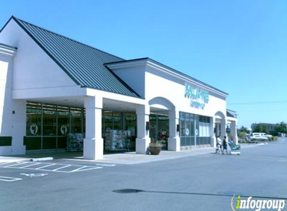 Umpqua Bank - Woodburn, OR