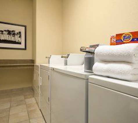 Country Inns & Suites - Enid, OK