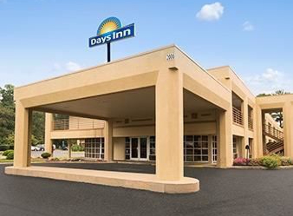 Days Inn by Wyndham Atlanta Stone Mountain - Stone Mountain, GA