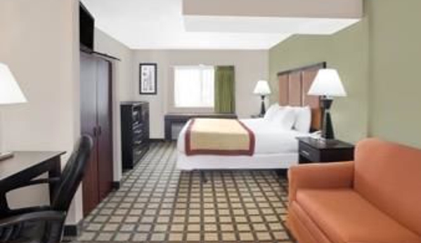 Baymont Inn & Suites - Gaylord, MI