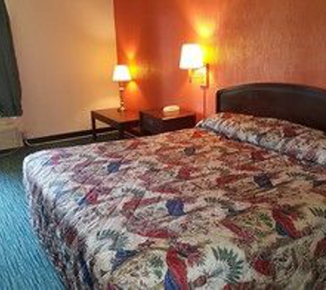 Palm Court Inn & Suites - Pensacola, FL