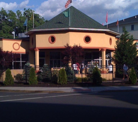 The Magic Fountain Ice Cream & Grille - Elizabeth, NJ