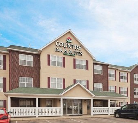 Best Western Plus Menomonie Inn & Suites - Menomonie, WI