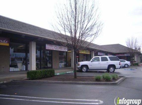 Town & Country Dry Cleaners - Fresno, CA