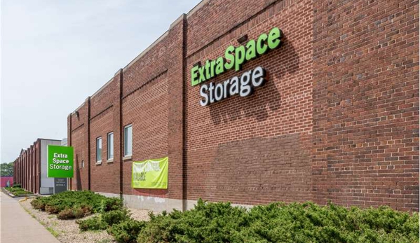 Extra Space Storage - Minneapolis, MN