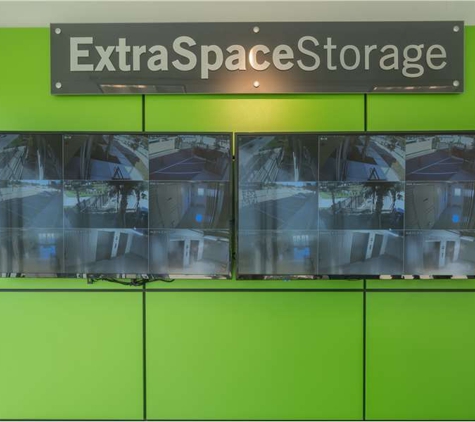 Extra Space Storage - St Petersburg, FL