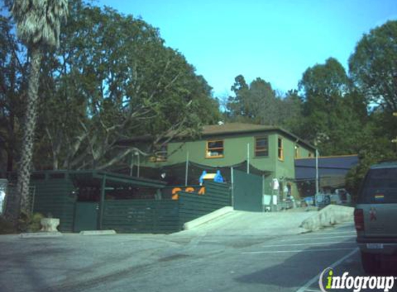 LOS ANGELES FAMILY SCHOOL