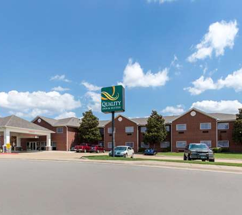 Quality Inn & Suites Mountain Home North - Mountain Home, AR