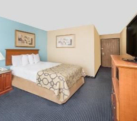 Baymont Inn & Suites - Warrenton, MO