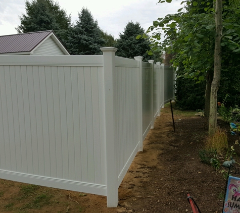 Estherlee Fence Co - North Lima, OH. Vinyl Fencing