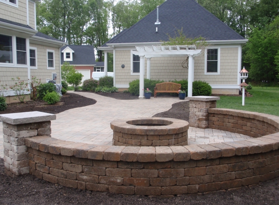 Earth Tones Landscaping Inc - Lansing, MI