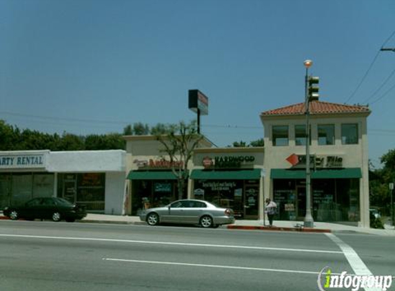 Beaver's Den Antiques - Woodland Hills, CA