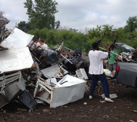 Paul's Auto Yard - Lake Station, IN