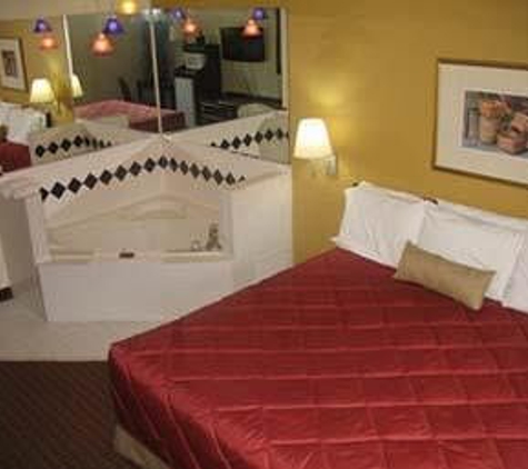 Ramada by Wyndham Locust Grove - Locust Grove, GA