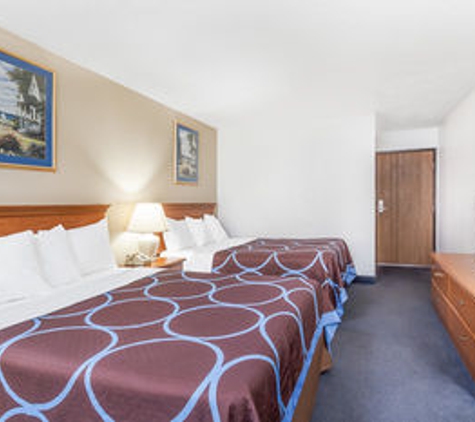 Super 8 by Wyndham Montgomery Maybrook - Montgomery, NY