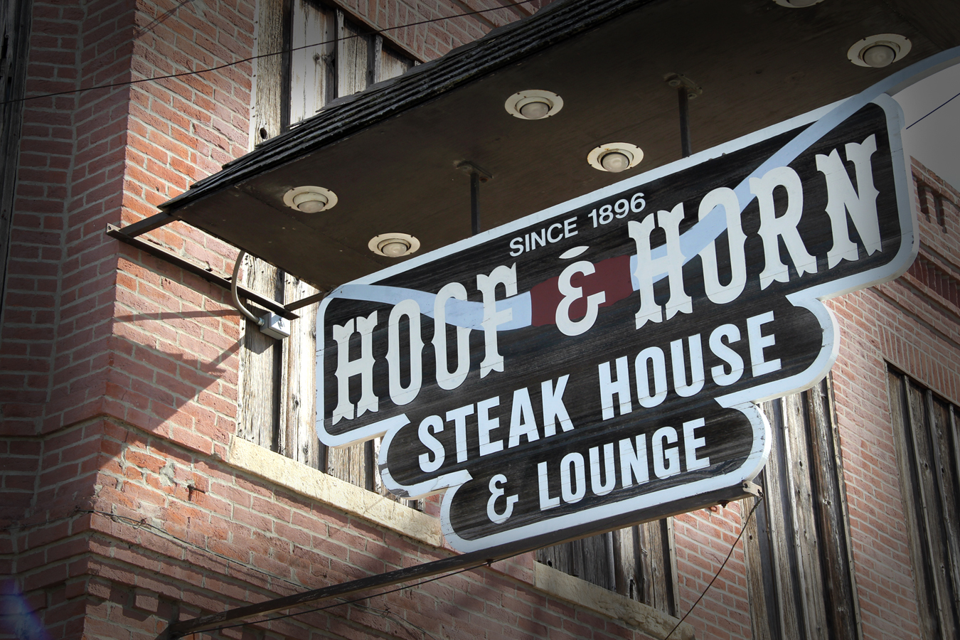 Hoof And Horn Steakhouse - Saint Joseph, MO 64504