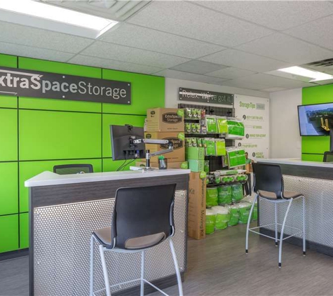 Extra Space Storage - Mount Clemens, MI