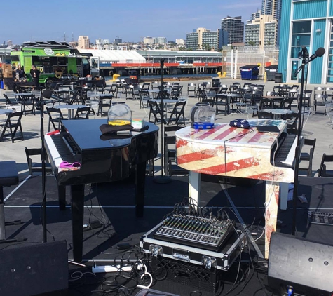 The Killer Dueling Pianos - Temecula, CA. Fundraising in San Diego has never been so much fun!